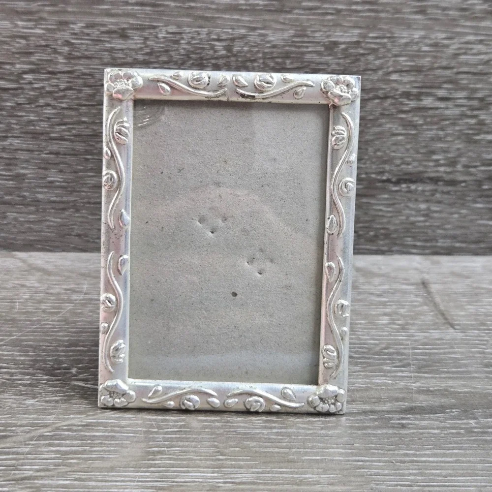 Elsa L Floral Vine Silver Tone 3.5x3 Miniature Desktop Picture Photo Frame